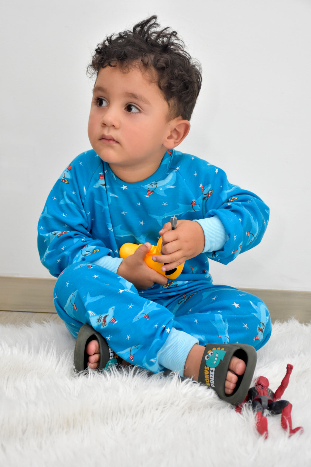 Pijama Roberth Tiburones azul claro